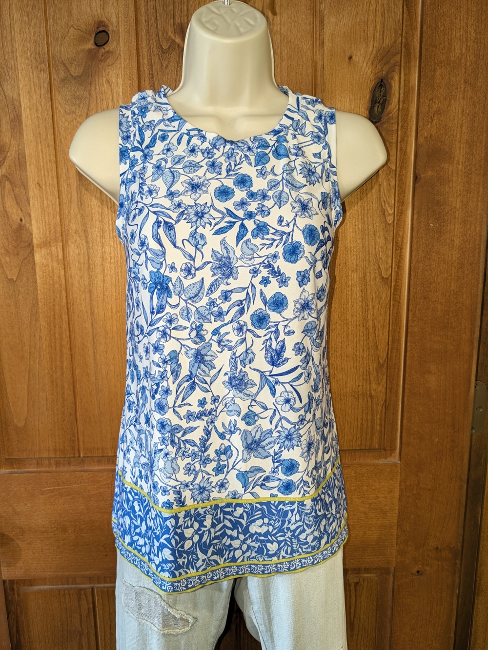 Chaus Blue and White Floral Sleeveless Blouse